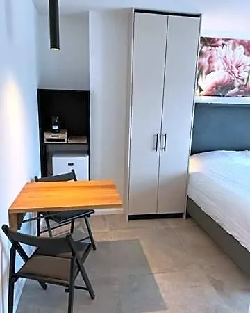 Aparthotel Casa Del Cisne 3